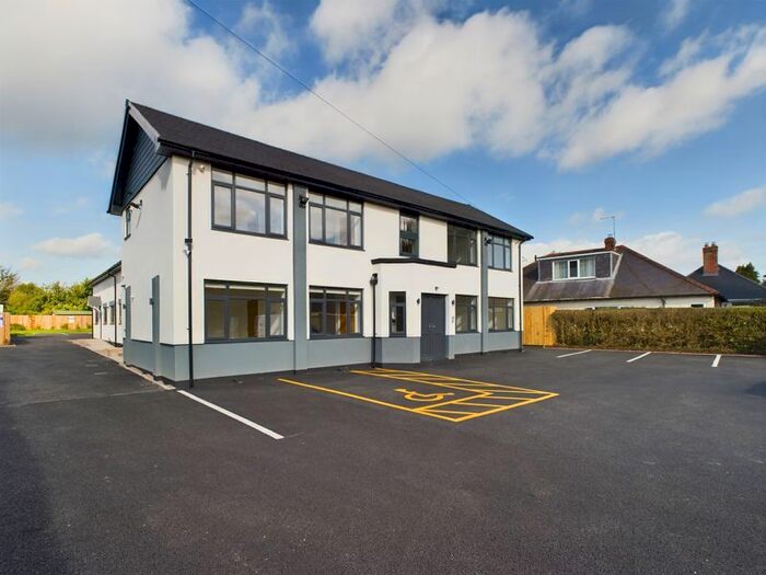 1 Bedroom Flat For Sale In Cross Road, Albrighton, Wolverhampton, WV7