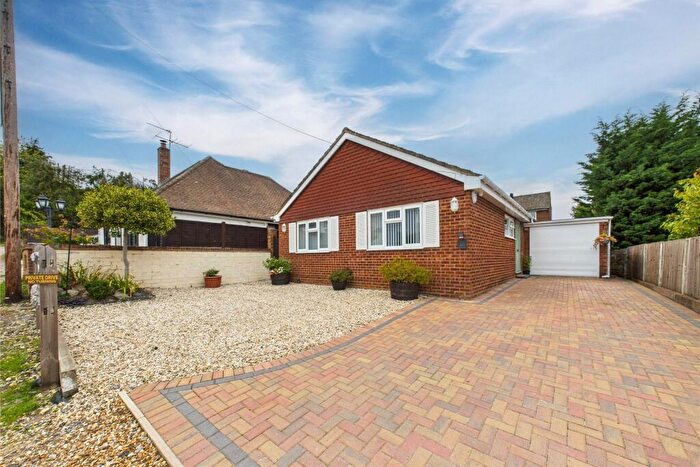 2 Bedroom Bungalow For Sale In Newtown Road, Sandhurst, Berkshire, GU47