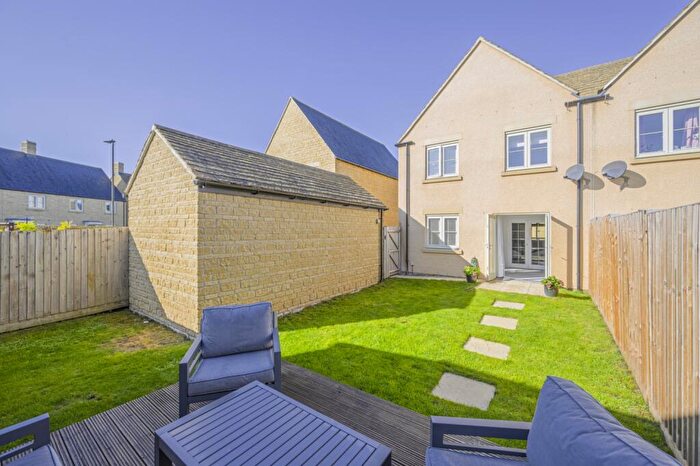 3 Bedroom Semi Detached House For Sale In Daphne Jones Close, Fairford, GL7