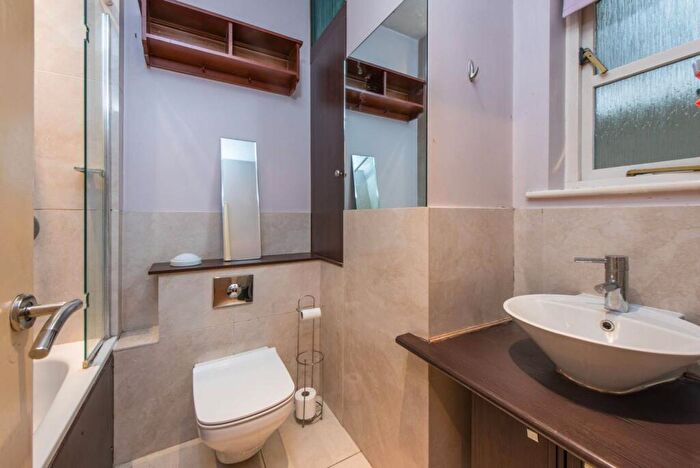 2 Bedroom Flat To Rent In Crewys Road, Child's Hill, London, NW2