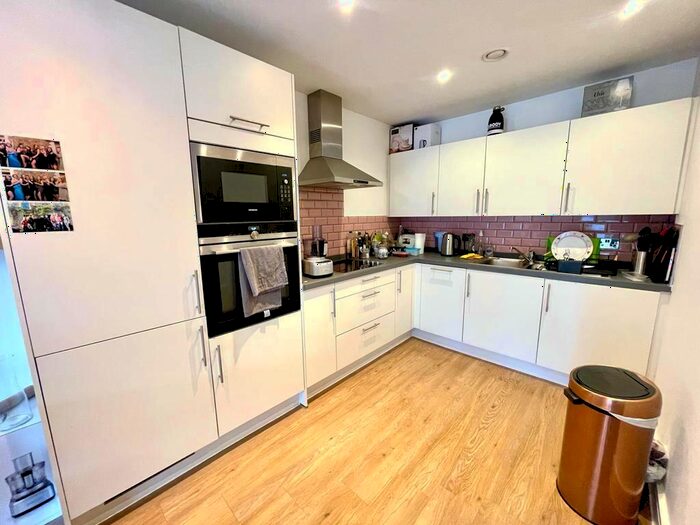 2 Bedroom Flat To Rent In Barlow Moor Road, Chorlton, M21