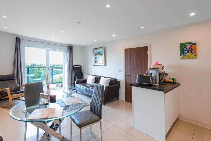 2 Bedroom Flat For Sale In Shearwater Drive, Hendon, London, NW9