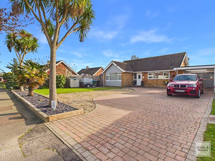 2 Bedroom Detached Bungalow For Sale In Downing Close, Bognor Regis, PO21