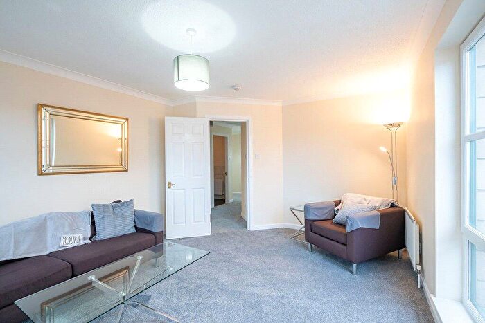 2 Bedroom Flat To Rent In Silvermills, Edinburgh, EH3