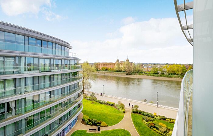 2 Bedroom Flat For Sale In Parr's Way, London, W6
