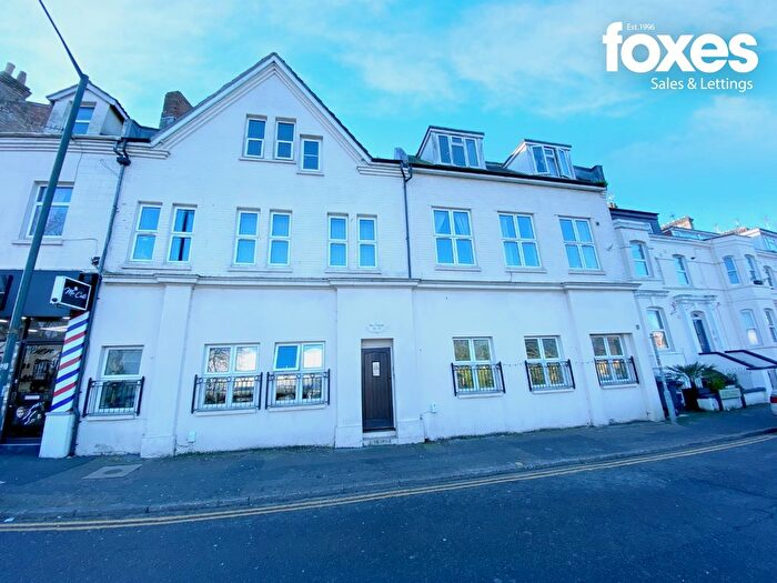 2 Bedroom Flat For Sale In - The Triangle, Bournemouth, Dorset, BH2
