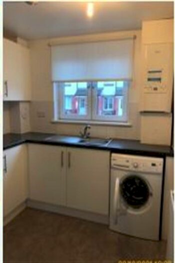 2 Bedroom Ground Flat To Rent In Nova Scotia Place, EH12