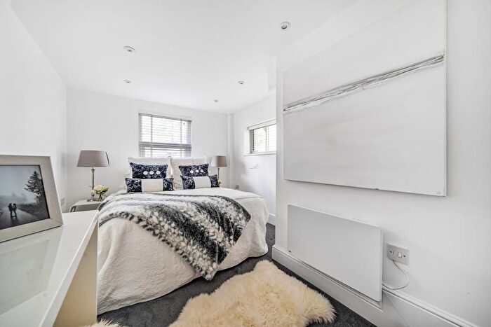 1 Bedroom Flat For Sale In Ladbroke Grove, Notting Hill, W10