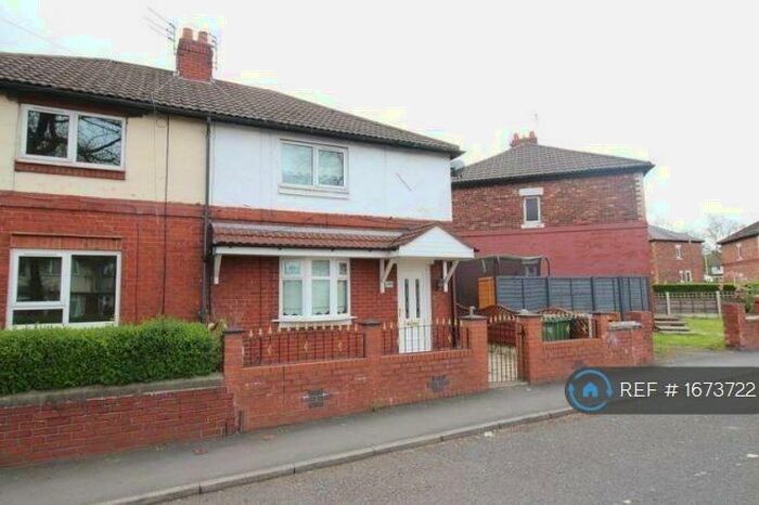 3 Bedroom Semi-Detached House To Rent In Reddish Road, Stockport, SK5