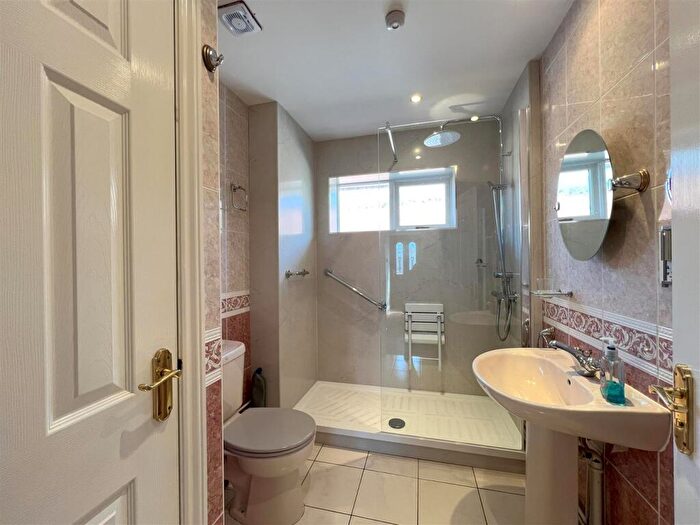 2 Bedroom Detached Bungalow For Sale In Park Lane, Knypersley, Stoke-On-Trent, ST8