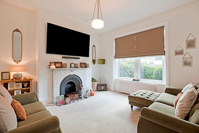 3 Bedroom Terraced House For Sale In Leeds Road, Ilkley, LS29
