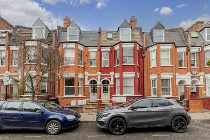 2 Bedroom Flat To Rent In Birnam Road, London, N4