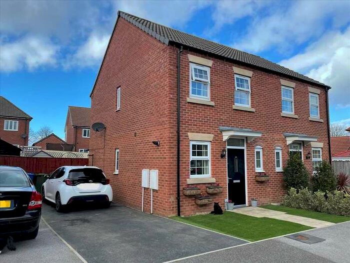 Houses for sale & to rent in YO14 0FA, Mill Meadows Lane, Filey Filey