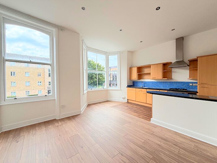 1 Bedroom Flat To Rent In Green Lanes, Finsbury Park - Stoke Newington, London, N4