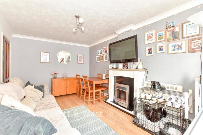2 Bedroom Flat For Sale In Tangier Road, Portsmouth, Hampshire, PO3