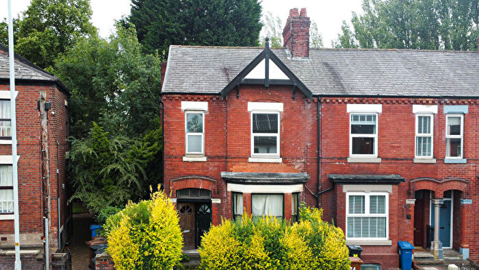 2 Bedroom Flat For Sale In Offerton Lane, Stockport, SK2