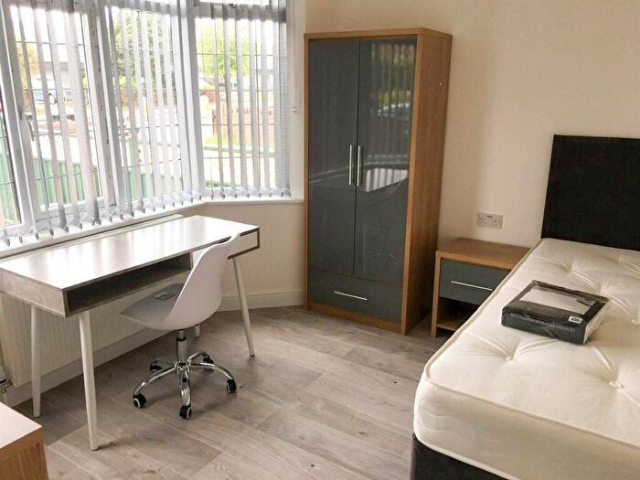 6 Bedroom Semi-Detached House To Rent In *£pppw Excluding* Queens Road East, - Uon, NG9