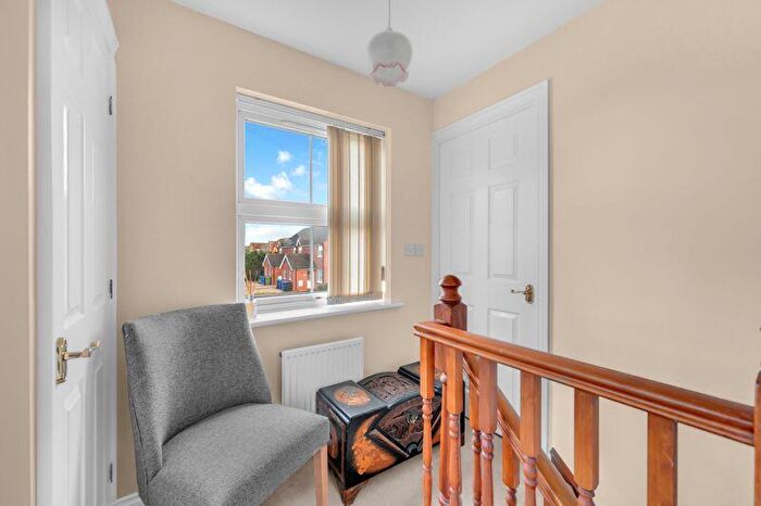 2 Bedroom Semi-Detached House For Sale In Finchley Court, Grimsby, DN31