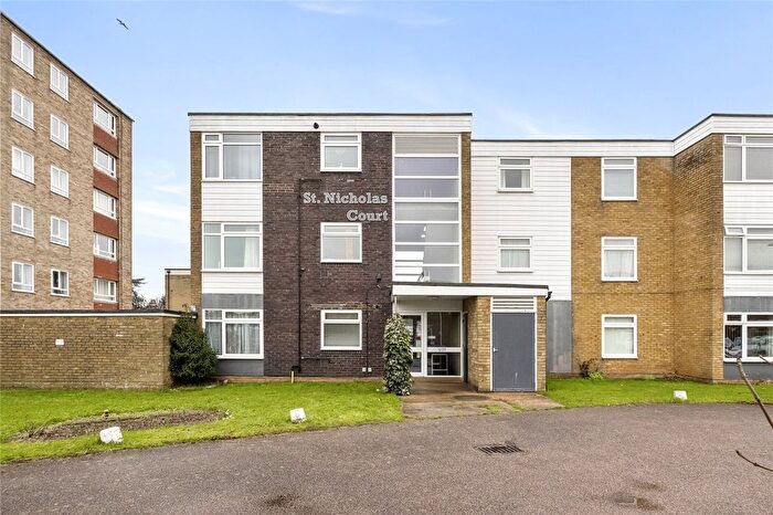 1 Bedroom Flat For Sale In Penstone Park, Lancing, West Sussex, BN15