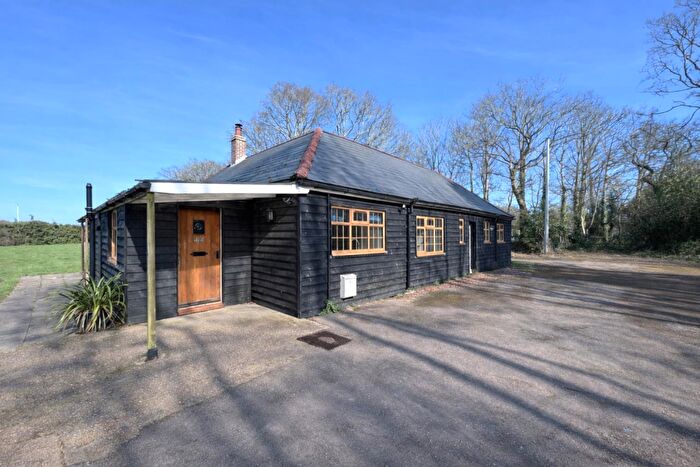 4 Bedroom Bungalow To Rent In Common Lane, Titchfield, Fareham, PO14