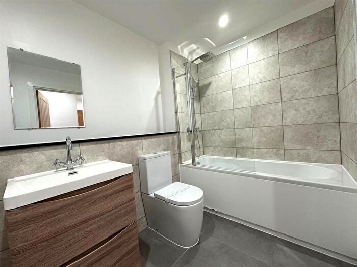 2 Bedroom Apartment To Rent In Camden Street, Birmingham, B1