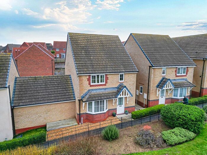4 Bedroom Link Detached House For Sale In Nightingale Drive, Whitby, YO22