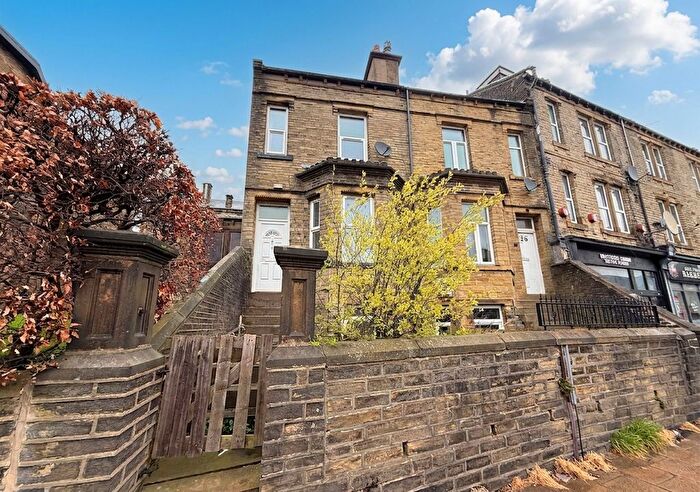 3 Bedroom End Terrace House For Sale In King Cross Road, Halifax, HX1
