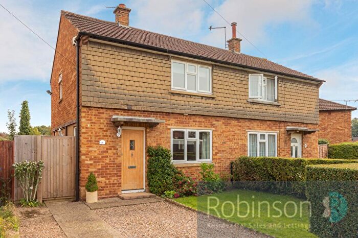 2 Bedroom Semi Detached House For Sale In Sawyers Crescent, Maidenhead, Berkshire, SL6