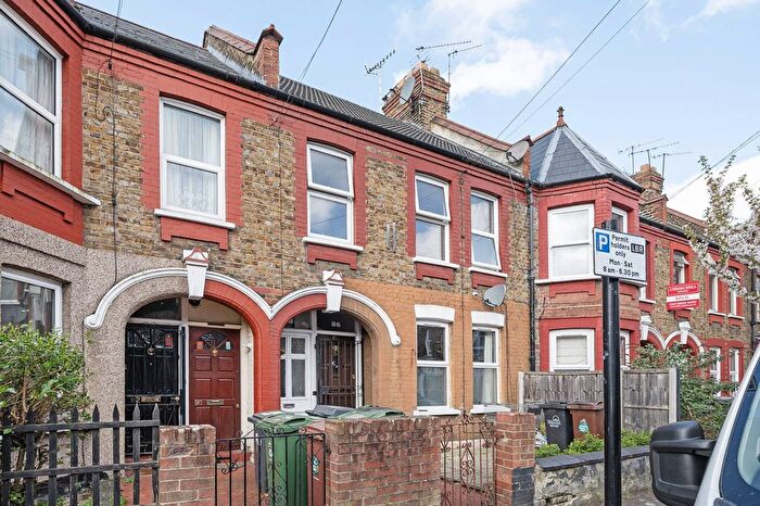 2 Bedroom Flat To Rent In Seymour Road, Leyton, London, E10