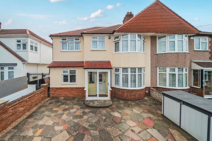 5 Bedroom Detached House For Sale In Hurst Road, Sidcup, DA15