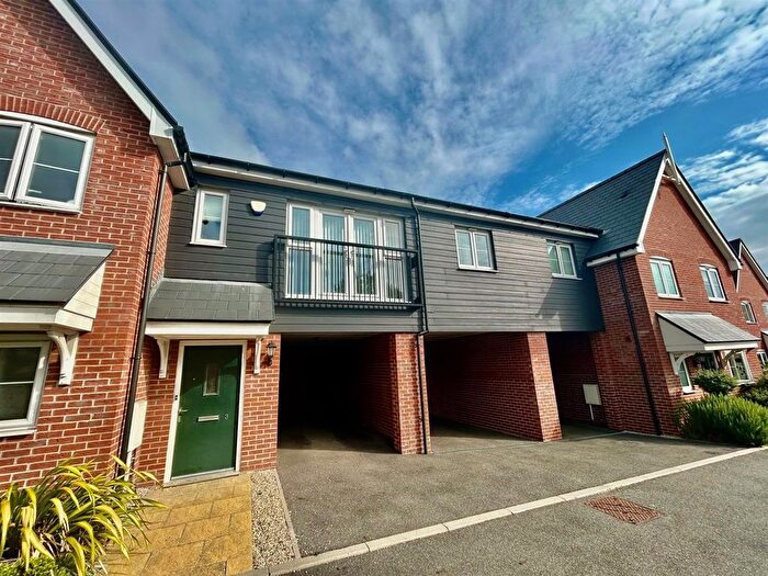 2 Bedroom Flat To Rent In Hedgecock Link, Broomfield, Chelmsford, CM1