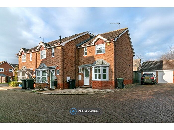 2 Bedroom End Of Terrace House To Rent In Howard Close, Loughton, IG10