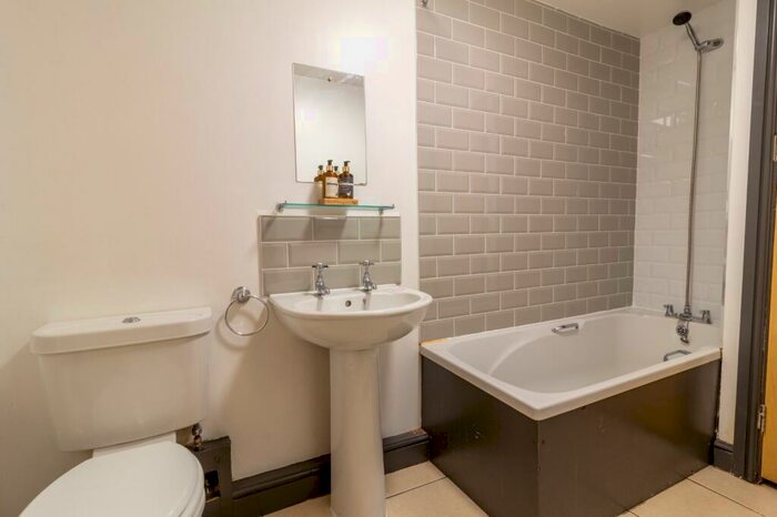 2 Bedroom Flat To Rent In Flat, The Rayner Building, LN5