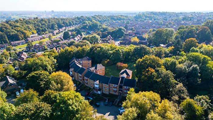 2 Bedroom Apartment For Sale In Wheeler Court, Tilehurst, Reading, RG31