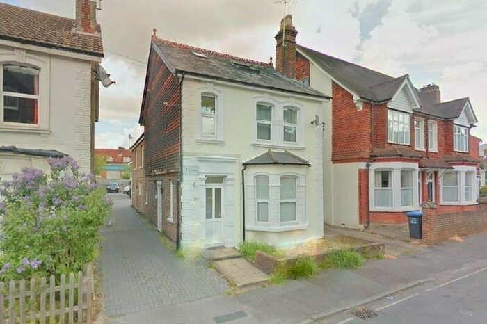 1 Bedroom Flat To Rent In St. James Road, East Grinstead, West Sussex., RH19