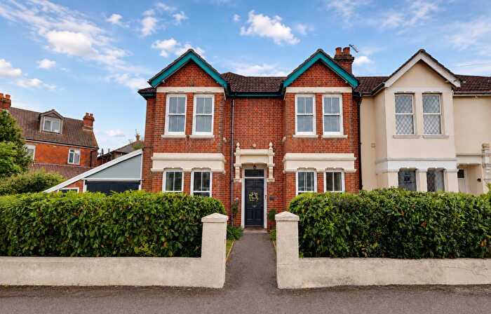 4 Bedroom Semi-Detached House For Sale In Shirley, Southampton, SO15