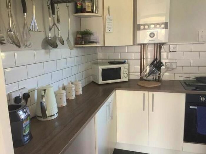 1 Bedroom Flat To Rent In Leicester Close, Bearwood, Smethwick, B67