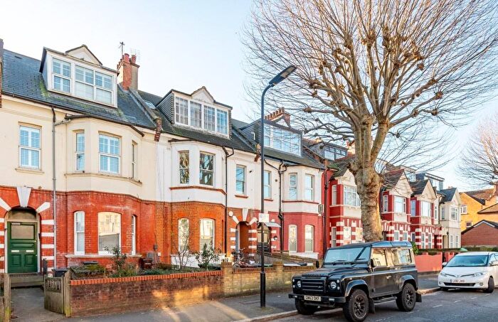 1 Bedroom Flat To Rent In Moresby Road, London, E5