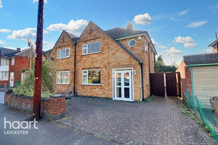 3 Bedroom Semi-Detached House For Sale In Kingsway, Leicester, LE3