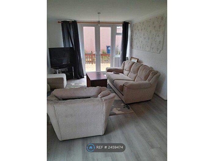 3 Bedroom Semi-Detached House To Rent In Brackenlaw, Gateshead, NE9