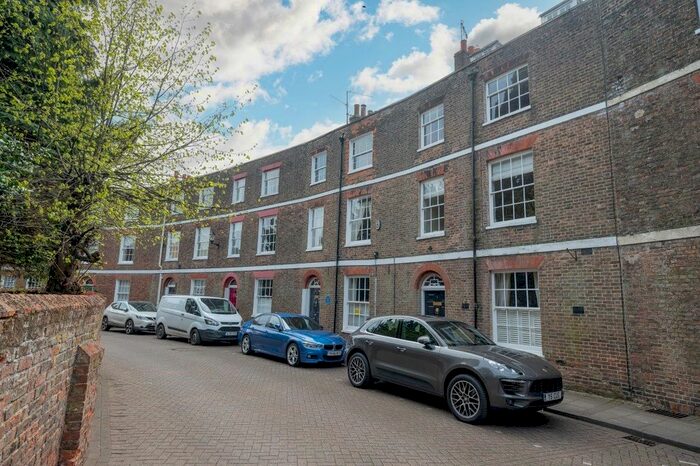 4 Bedroom Town House For Sale In The Crescent, Wisbech, PE13