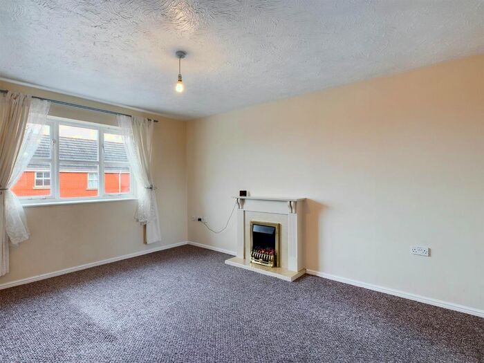 2 Bedroom Flat To Rent In Hallen Close, Emersons Green, Bristol, BS16