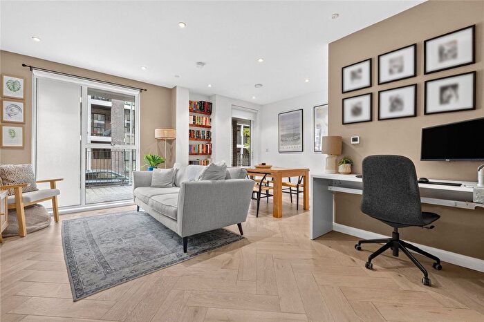1 Bedroom Flat For Sale In Ravensbury Terrace, SW18