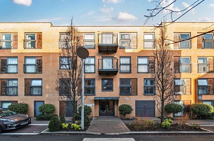 1 Bedroom Flat For Sale In Brindley Court, Letchworth Road, Stanmore, HA7