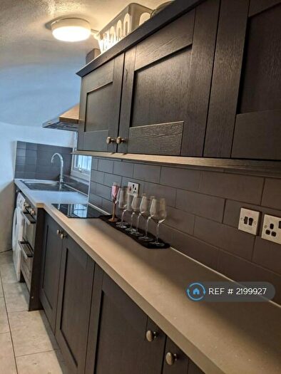 2 Bedroom Flat To Rent In Danbury Street, London, N1