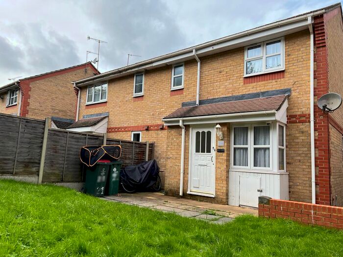 1 Bedroom Cluster House To Rent In Lyon Close, Crawley, West Sussex, RH10
