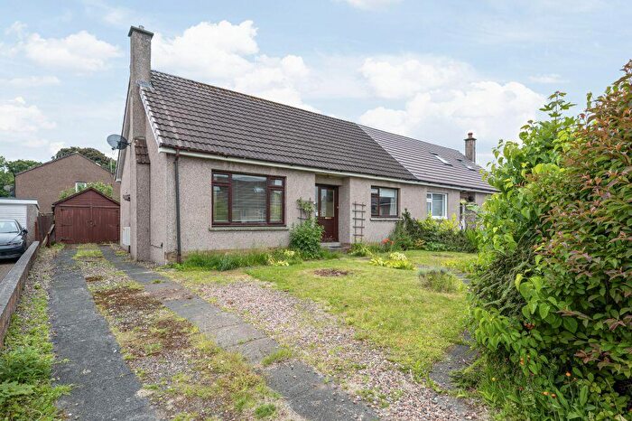 4 Bedroom Semi-Detached House For Sale In Muirfield Grove, Kinross, KY13