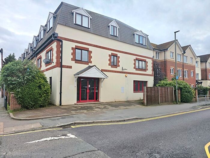1 Bedroom Flat For Sale In Walton Road, Woking, Surrey, GU21