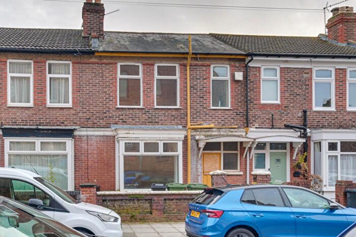 3 Bedroom Terraced House For Sale In Lichfield Road, Portsmouth, PO3