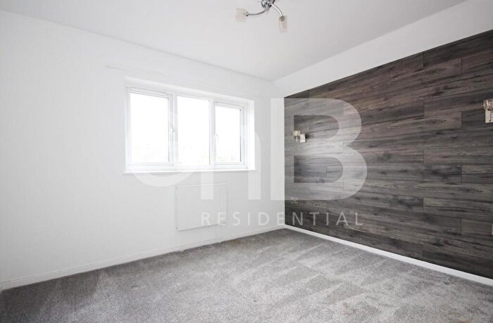 2 Bedroom Apartment To Rent In Saltisford, Warwick, CV34